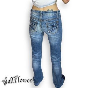 Wallflower Distressed Flare Leg Jeans 28x31 (#40)